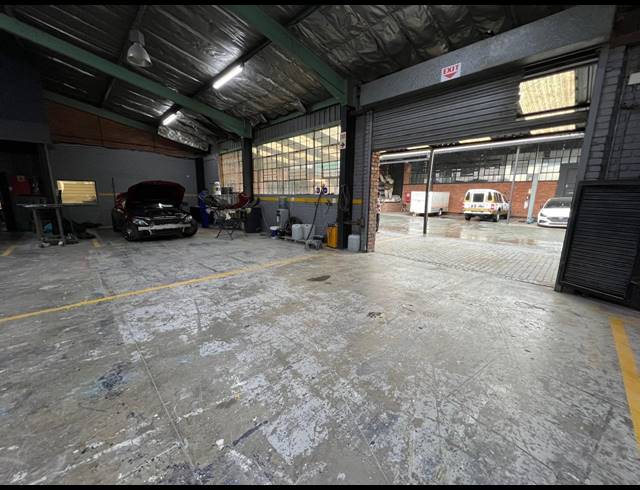 3,057M² WAREHOUSE FOR SALE IN STRIJDOMPARK